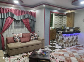 Gimmy Pyramids Apartment